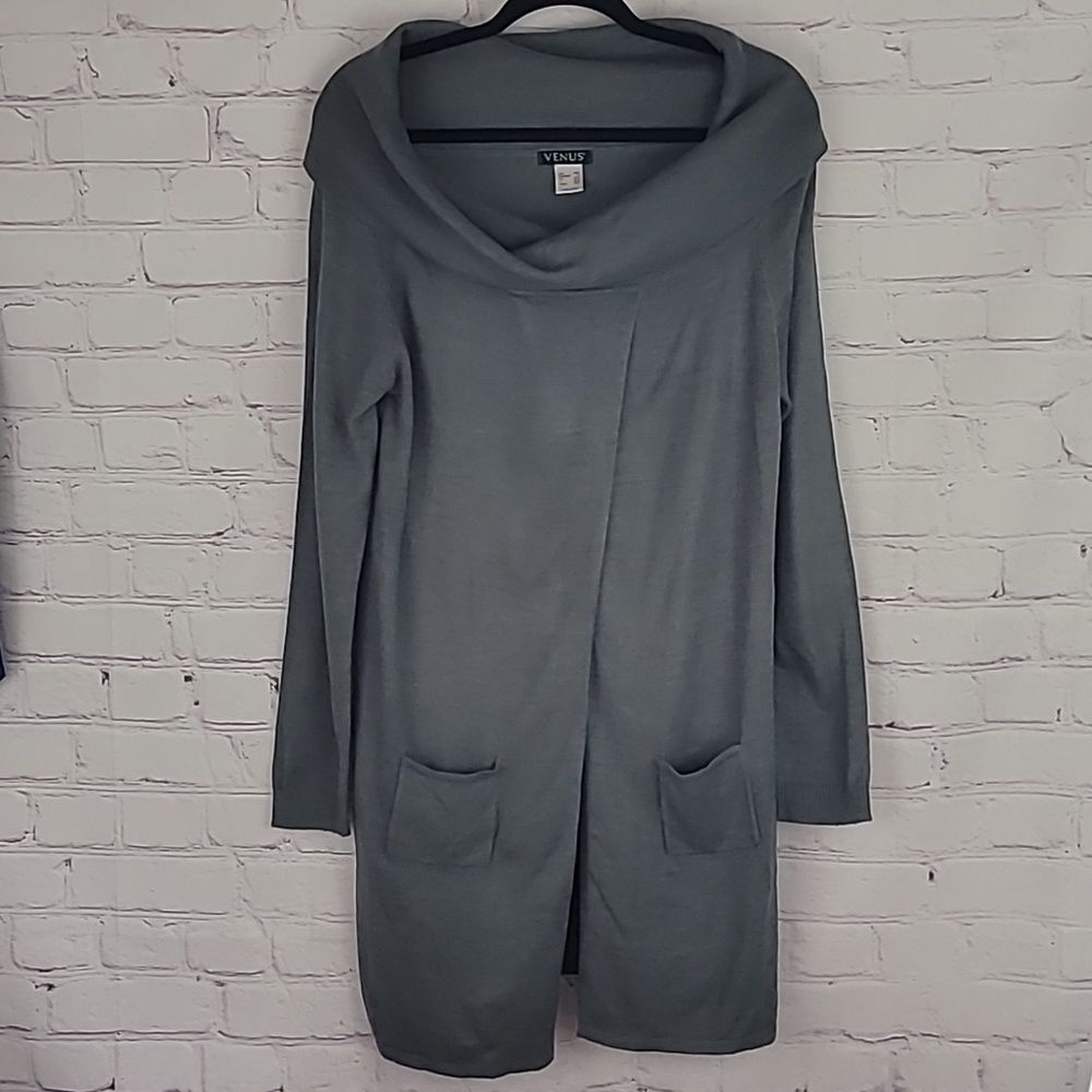 Venus Gray Long Sleeve Cowl Neck Open Front Sweater/ Poncho. Size Medium.